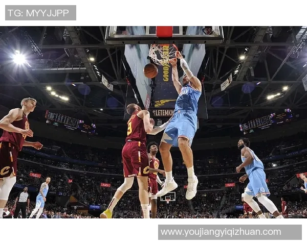 布鲁克洛佩斯：从篮球场上的巨人到全能战士的蜕变之路